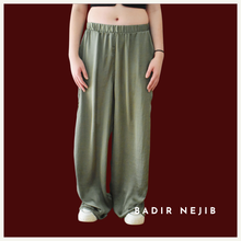 Cargar imagen en el visor de la galería, Pantalón Flow Oliva