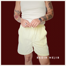 Cargar imagen en el visor de la galería, Short Yellow Boxer