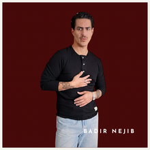 Cargar imagen en el visor de la galería, Henley shirt Negra